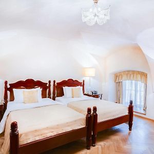 Camera standard con letto king size